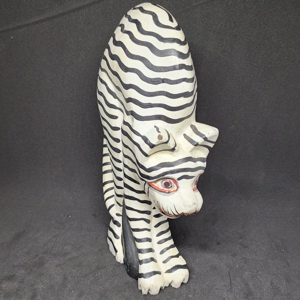 Art Deco Cat Statue